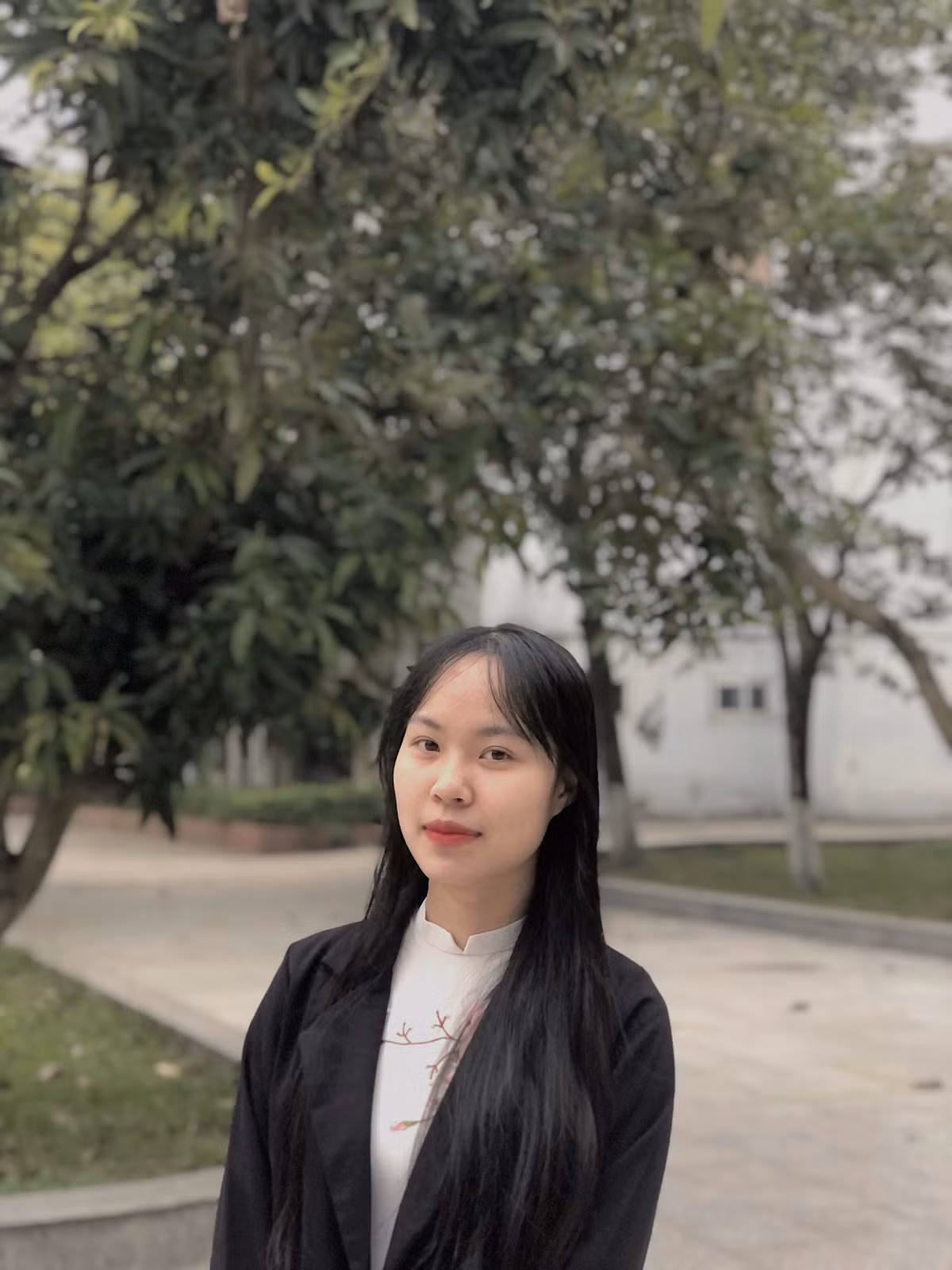 Ngô Xuân Hương (sinh năm 2000) là sinh viên lớp Ngôn ngữ Trung B K41 – Trường Ngoại ngữ, Đại học Thái Nguyên.