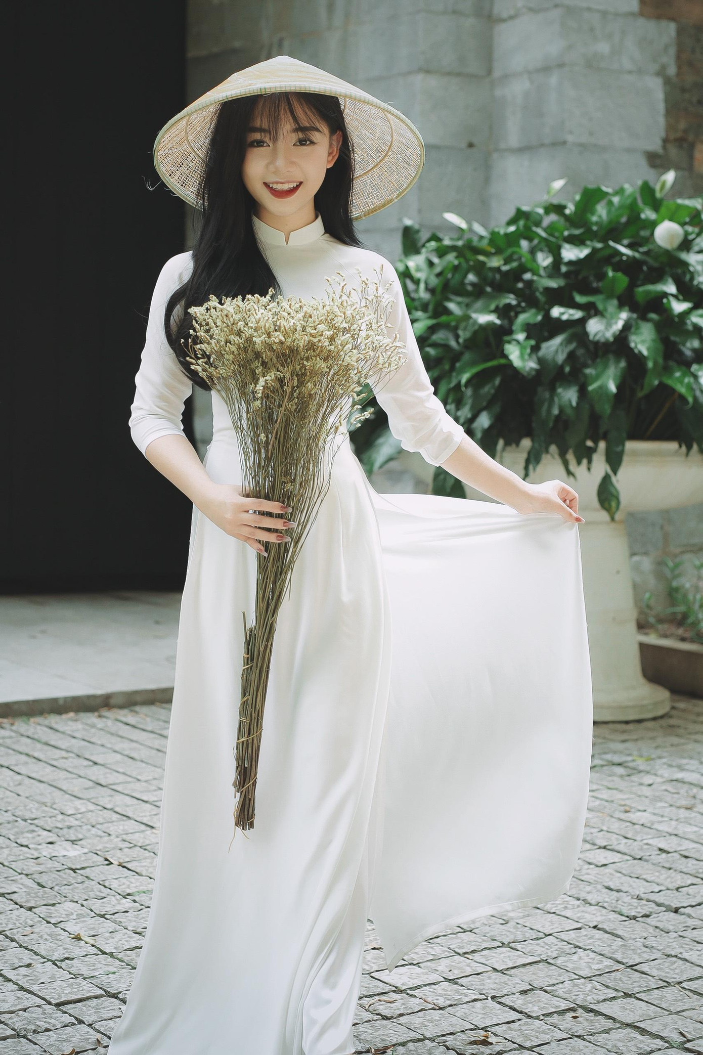 Bên cạnh công việc học, Hà Phương còn được biết đến là người mẫu ảnh và là KOL tự do.