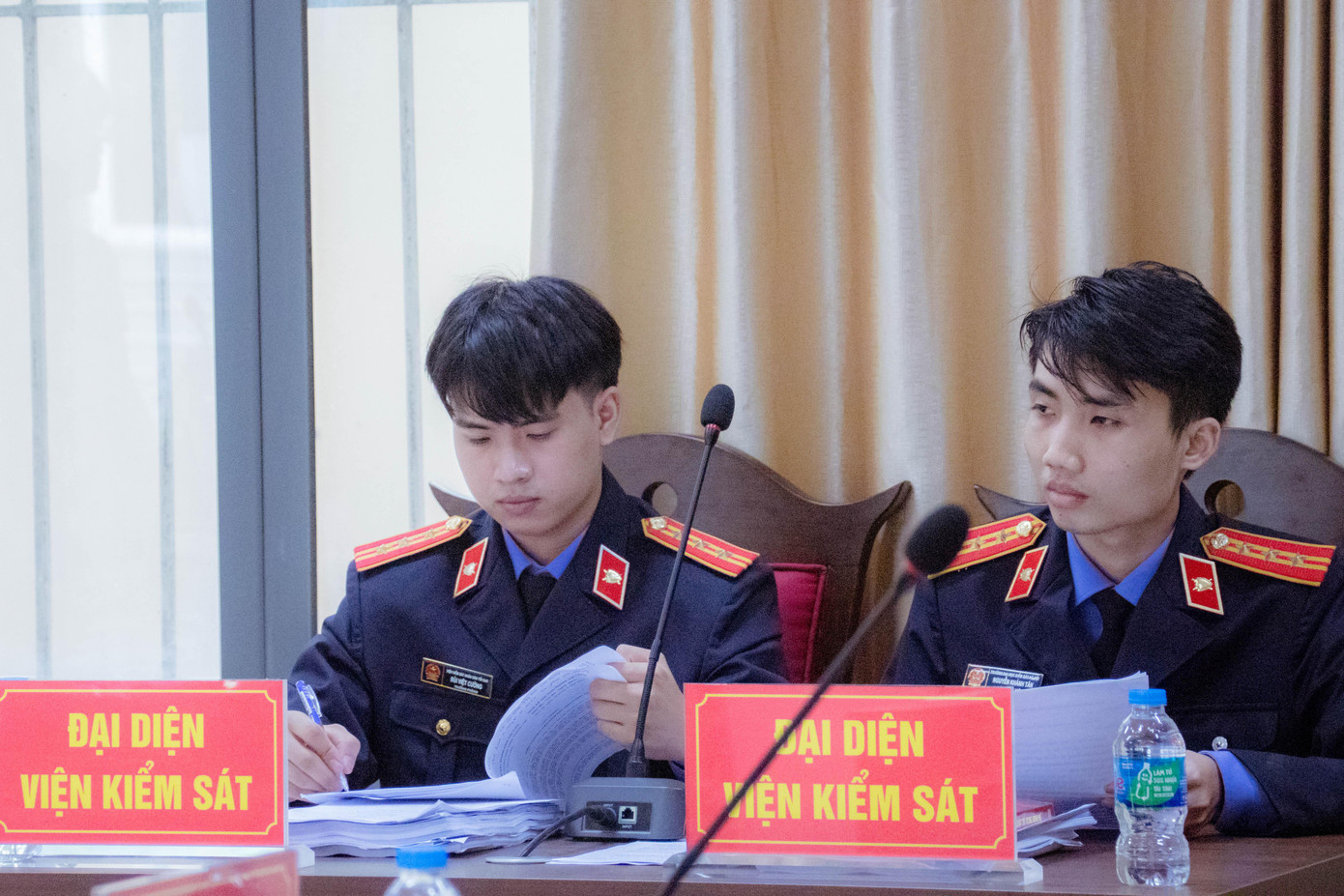 Phiên tòa hình sự 2022 là cuộc thi do CLB Kỹ Năng Luật Gia - trường Đại học Luật Hà Nội tổ chức.