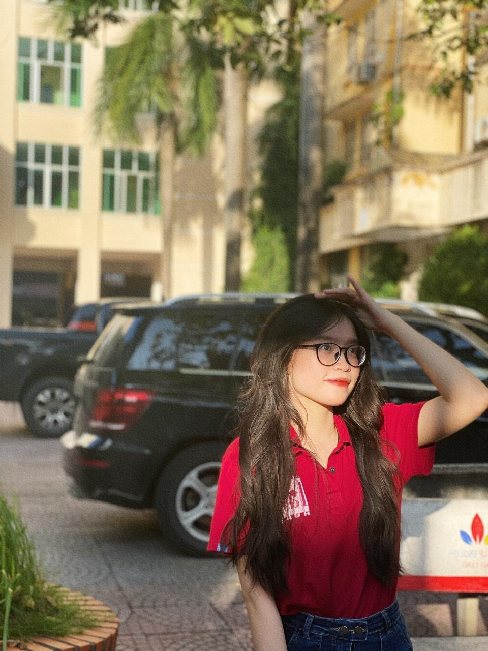 Trà My liên tiếp đạt học bổng 3 kì học với GPA trung bình hiện tại là 3,34/4.0. Trà My liên tiếp đạt học bổng 3 kì học với GPA trung bình hiện tại là 3,34/4.0.