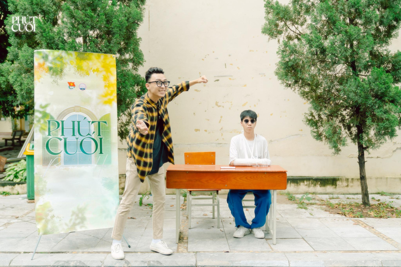 Trải qua nhiều ngày hạ tươi đẹp, từng kỷ niệm đã trở thành chất xúc tác, biến đổi phản ứng hóa học trong tâm hồn. Chúng ta tiến gần về nhau hơn và bắt đầu mở lòng tận hưởng niềm vui trong những cuộc rong chơi bất tận. Trải qua nhiều ngày hạ tươi đẹp, từng kỷ niệm đã trở thành chất xúc tác, biến đổi phản ứng hóa học trong tâm hồn. Chúng ta tiến gần về nhau hơn và bắt đầu mở lòng tận hưởng niềm vui trong những cuộc rong chơi bất tận.