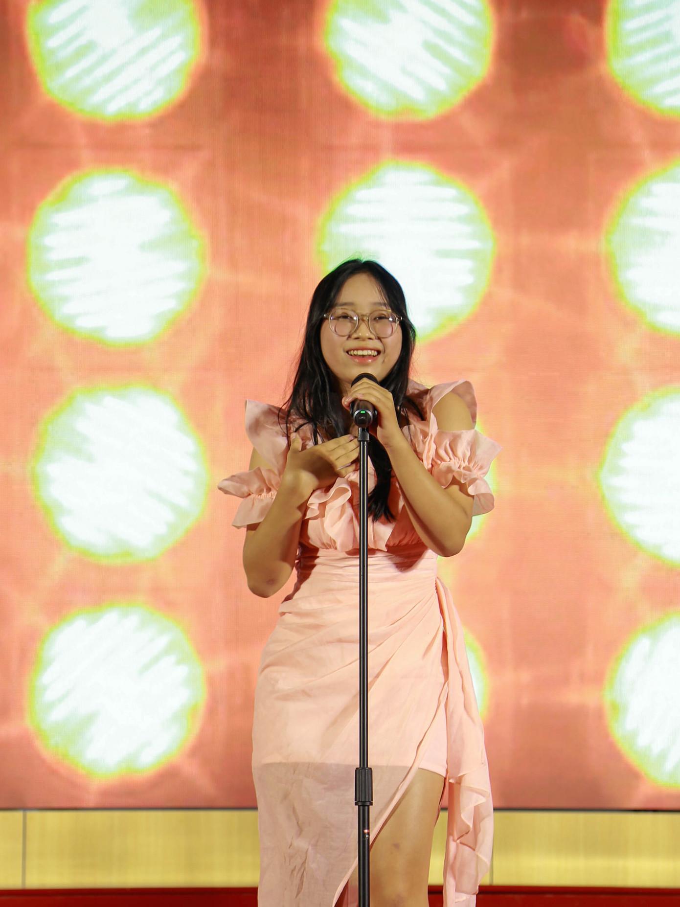 Cô chọn ca khúc Cheap Thrills của ca sĩ SIA để thể hiện trong Đêm Chung kết. Cô chọn ca khúc Cheap Thrills của ca sĩ SIA để thể hiện trong Đêm Chung kết.