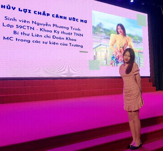 Phương Trinh luôn nỗ lực cố gắng để làm tốt vai trò và trách nhiệm được giao phó.