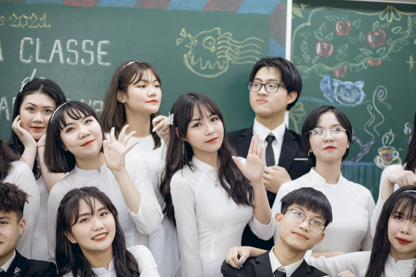 Điều không tưởng đã xảy ra trong những ngày cuối cùng của đời học sinh.