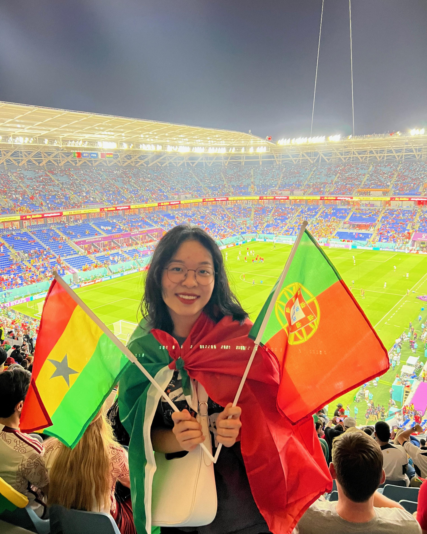 Ngọc Hương đi xem trận đấu Ghana - Bồ Đào Nha tại Sân vận động 974 với mong muốn được trực tiếp thấy Ronaldo đá bóng.