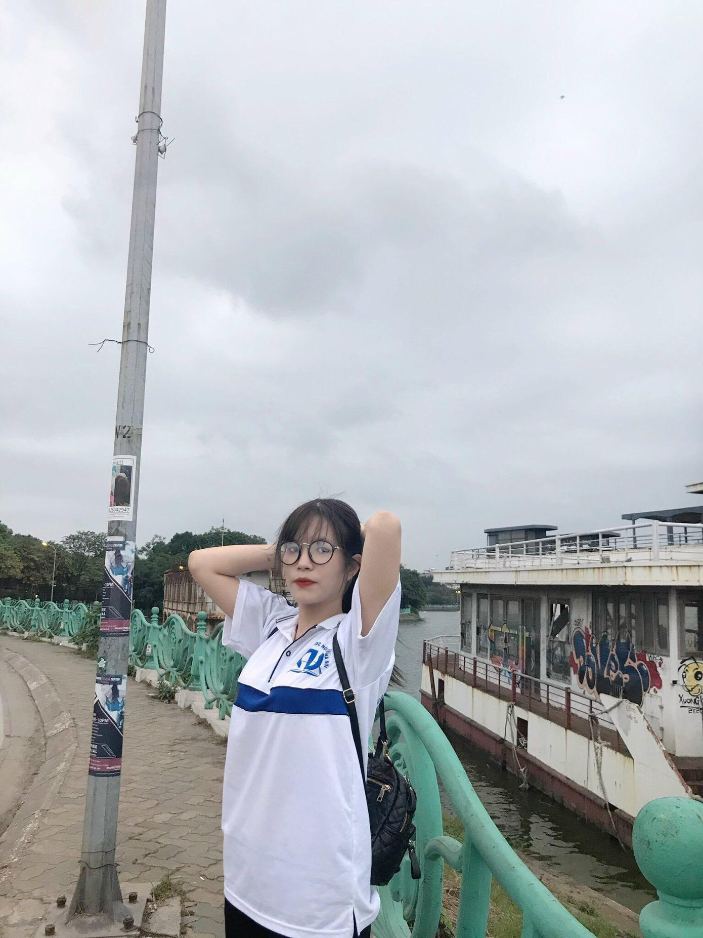 Dẫu biết con gái lựa chọn ngành du lịch sẽ gặp phải nhiều khó khăn nhưng với đam mê, cố gắng nỗ lực Khánh An quyết tâm chinh phục ước mơ của bản thân. Dẫu biết con gái lựa chọn ngành du lịch sẽ gặp phải nhiều khó khăn nhưng với đam mê, cố gắng nỗ lực Khánh An quyết tâm chinh phục ước mơ của bản thân.