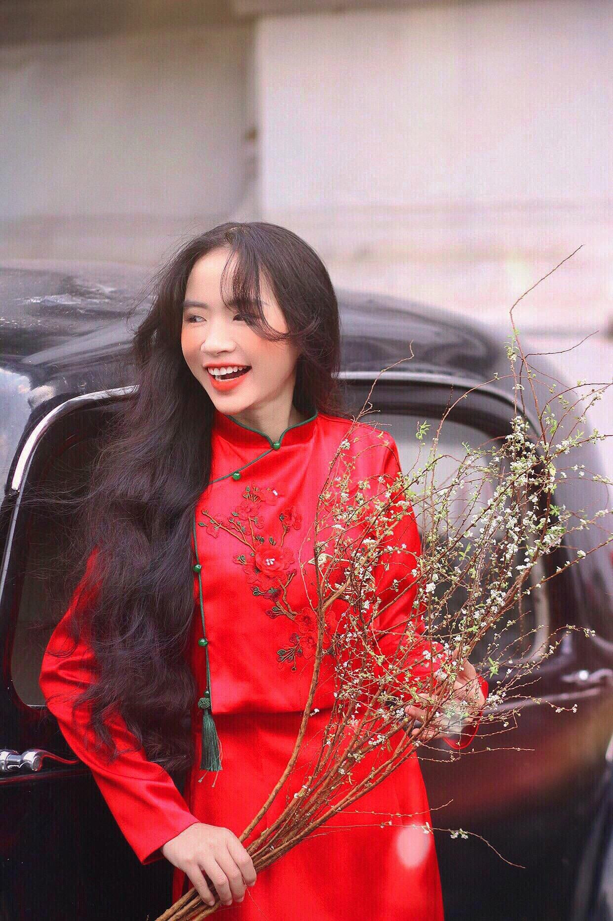 Minh Hương mang tinh thần vui tươi, hào sảng chào đón năm mới.