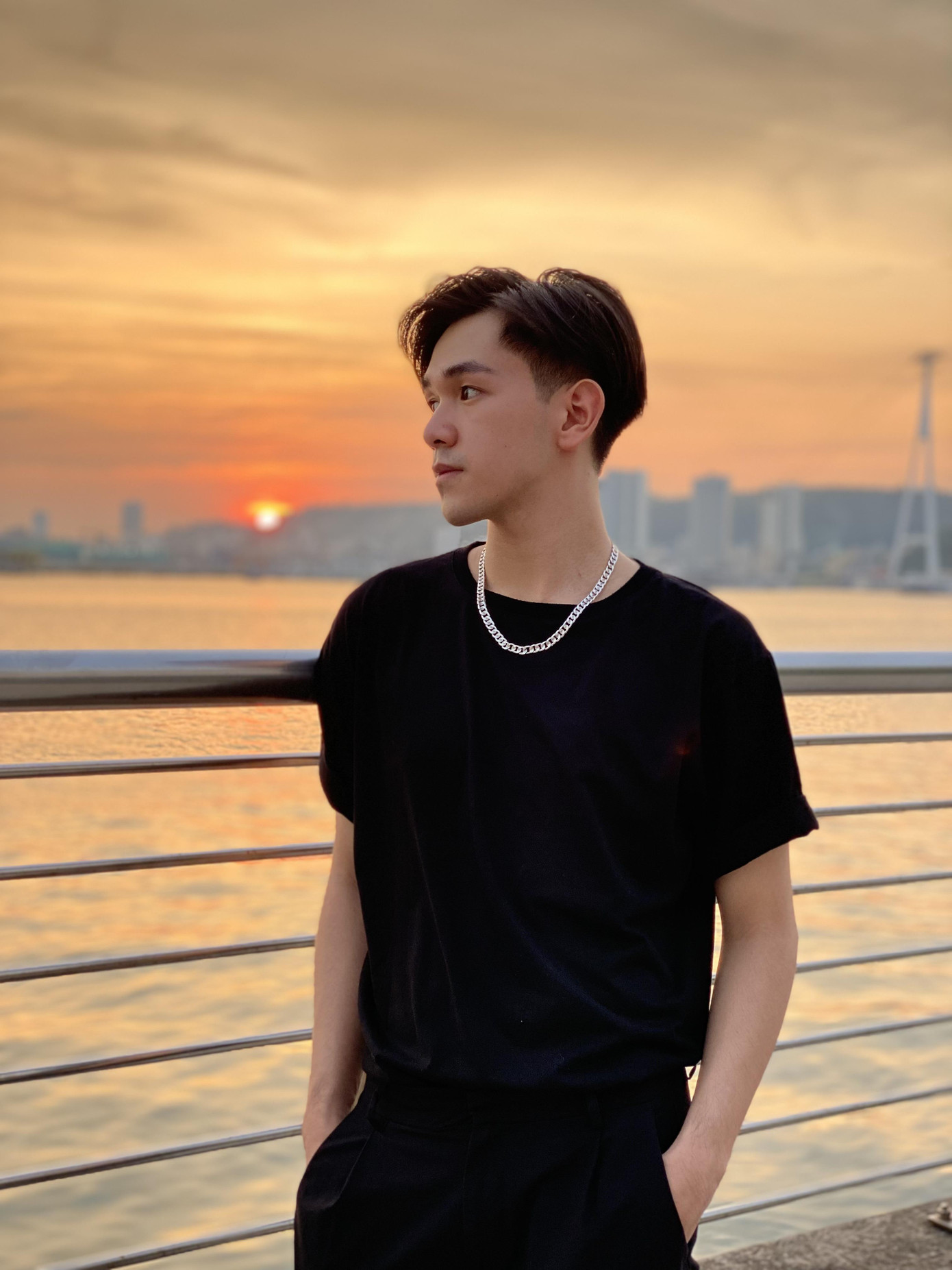 Hiện tại, Thành đang là Đội phó Đội văn nghệ trường Đại học Kinh tế Quốc dân.