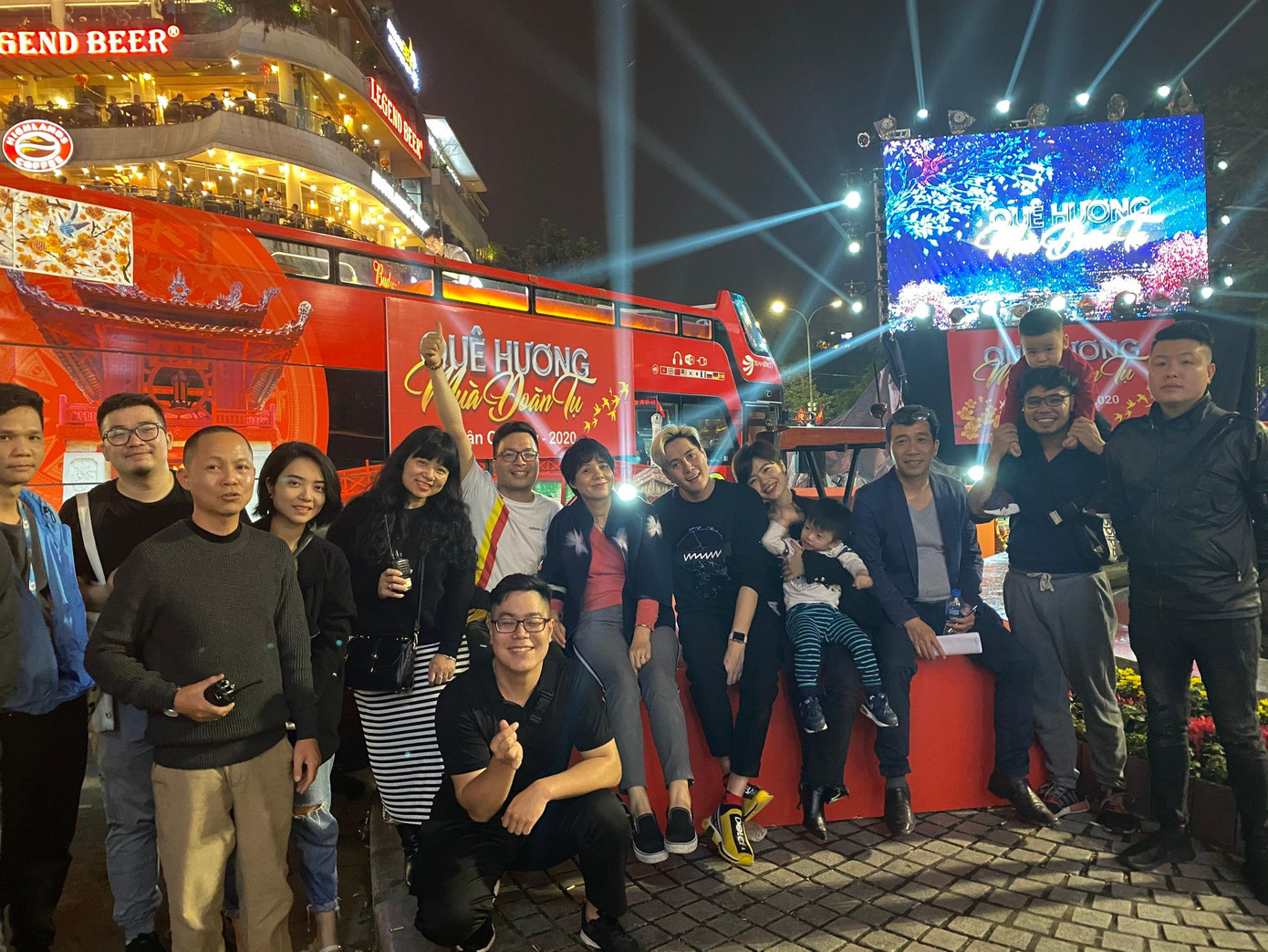 Đón giao thừa cùng ekip truyền hình, mang những hình ảnh đẹp của mùa xuân mới đến khán giả cả nước... đã thành một điều vô cùng thân thuộc với BTV Bảo An.