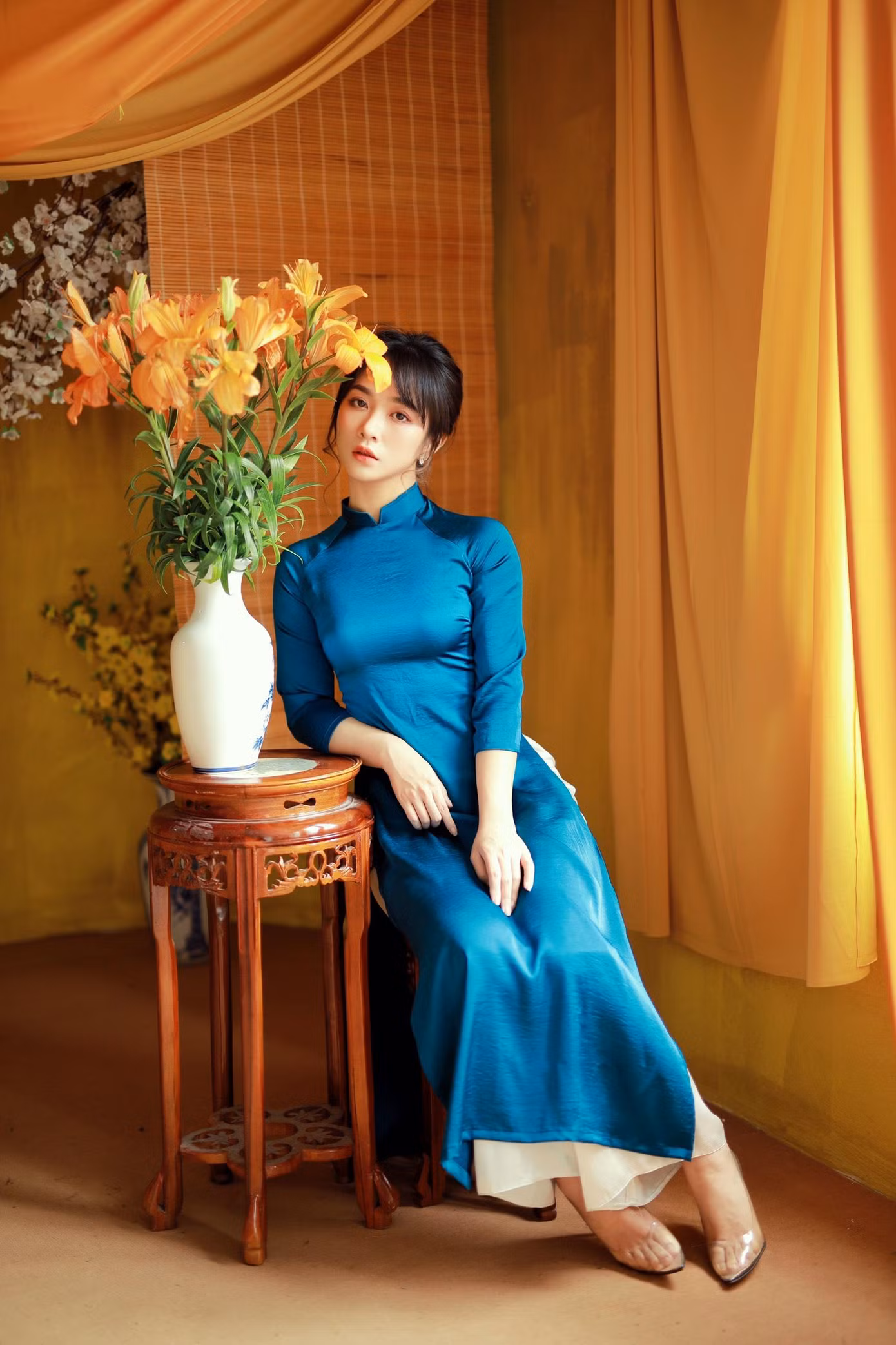 Minh Châu hạnh phúc khi được đoàn tụ với gia đình trong suốt 1 năm xa cách bởi dịch bệnh. Minh Châu hạnh phúc khi được đoàn tụ với gia đình trong suốt 1 năm xa cách bởi dịch bệnh.