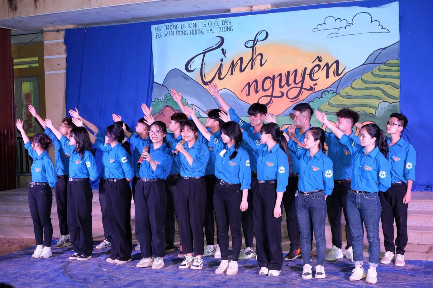 Những tiết mục văn nghệ đặc sắc của Đội Sinh viên Tình nguyện Đồng hương Hải Dương trong chương trình “Đêm nhạc vùng cao”. Những tiết mục văn nghệ đặc sắc của Đội Sinh viên Tình nguyện Đồng hương Hải Dương trong chương trình “Đêm nhạc vùng cao”.