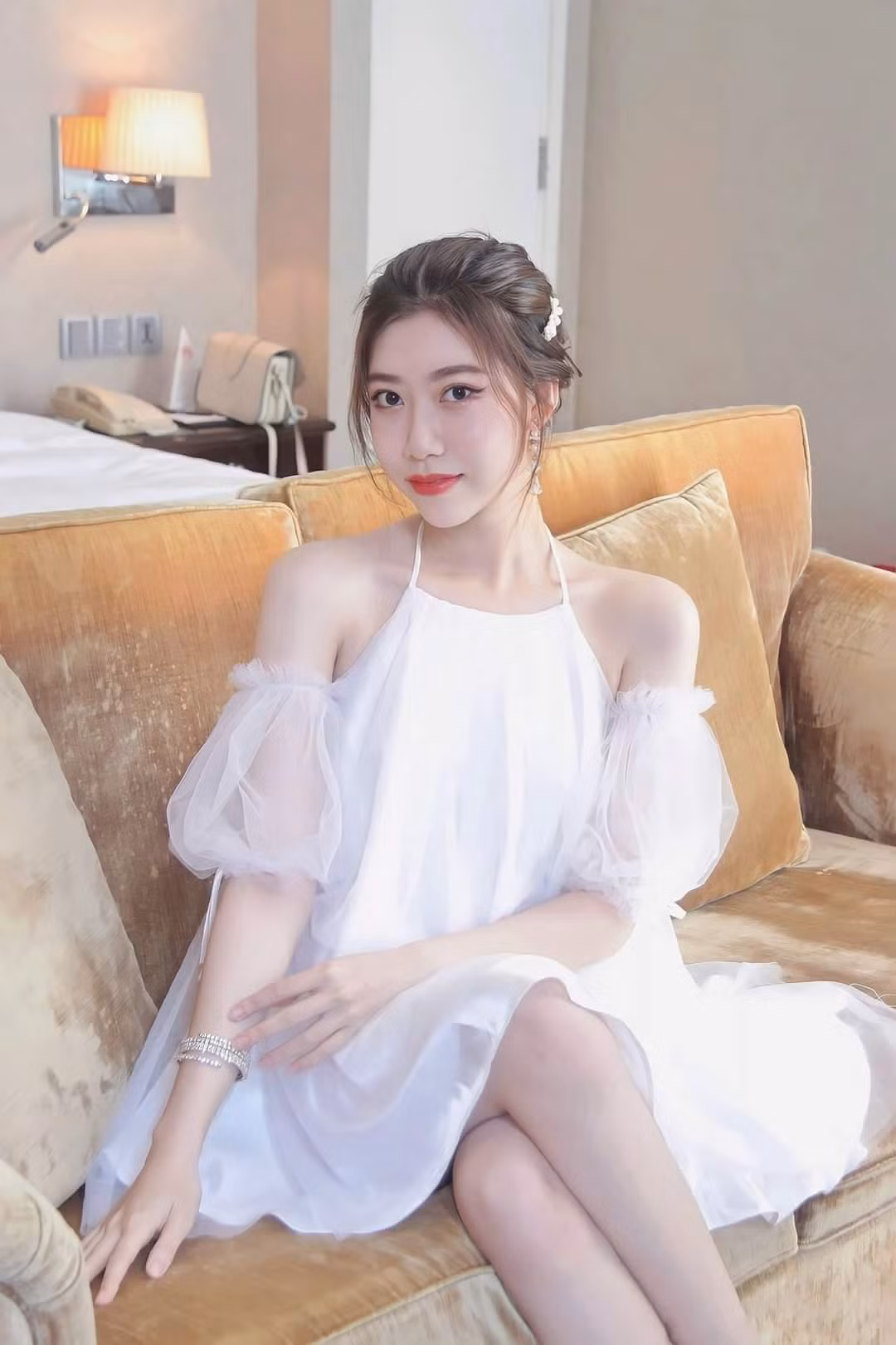 Đan Quỳnh thường tham gia 1 số công việc như: mẫu ảnh, diễn viên lồng tiếng hay KOLs.