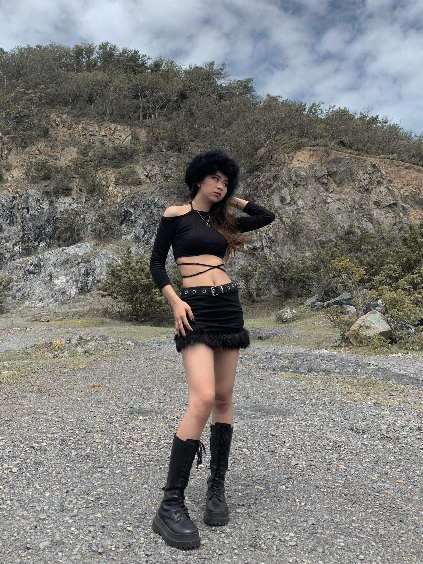 Hiện tại, Thơ Color cũng đang theo đuổi khá đa dạng về nhiều phong cách thời trang, từ cá tính đến nhẹ nhàng, trong đó, Y2K đang là phong cách sắp tới cô bạn muốn theo đuổi và cho ra những thiết kế mới.