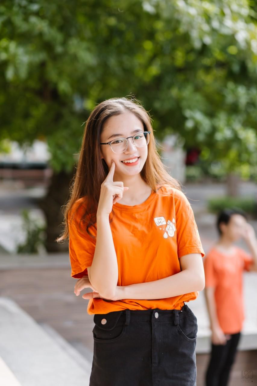 Nguyễn Thị Hồng Huế, sinh viên năm 3 ngành KTKT của trường Đại học Ngoại thương.