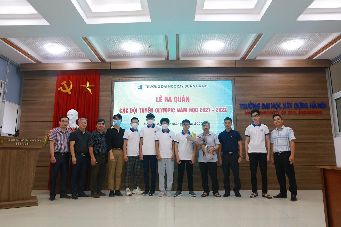 Các cuộc thi Olympic cho Bảo thỏa mãn niềm đam mê môn cơ học. Các cuộc thi Olympic cho Bảo thỏa mãn niềm đam mê môn cơ học.