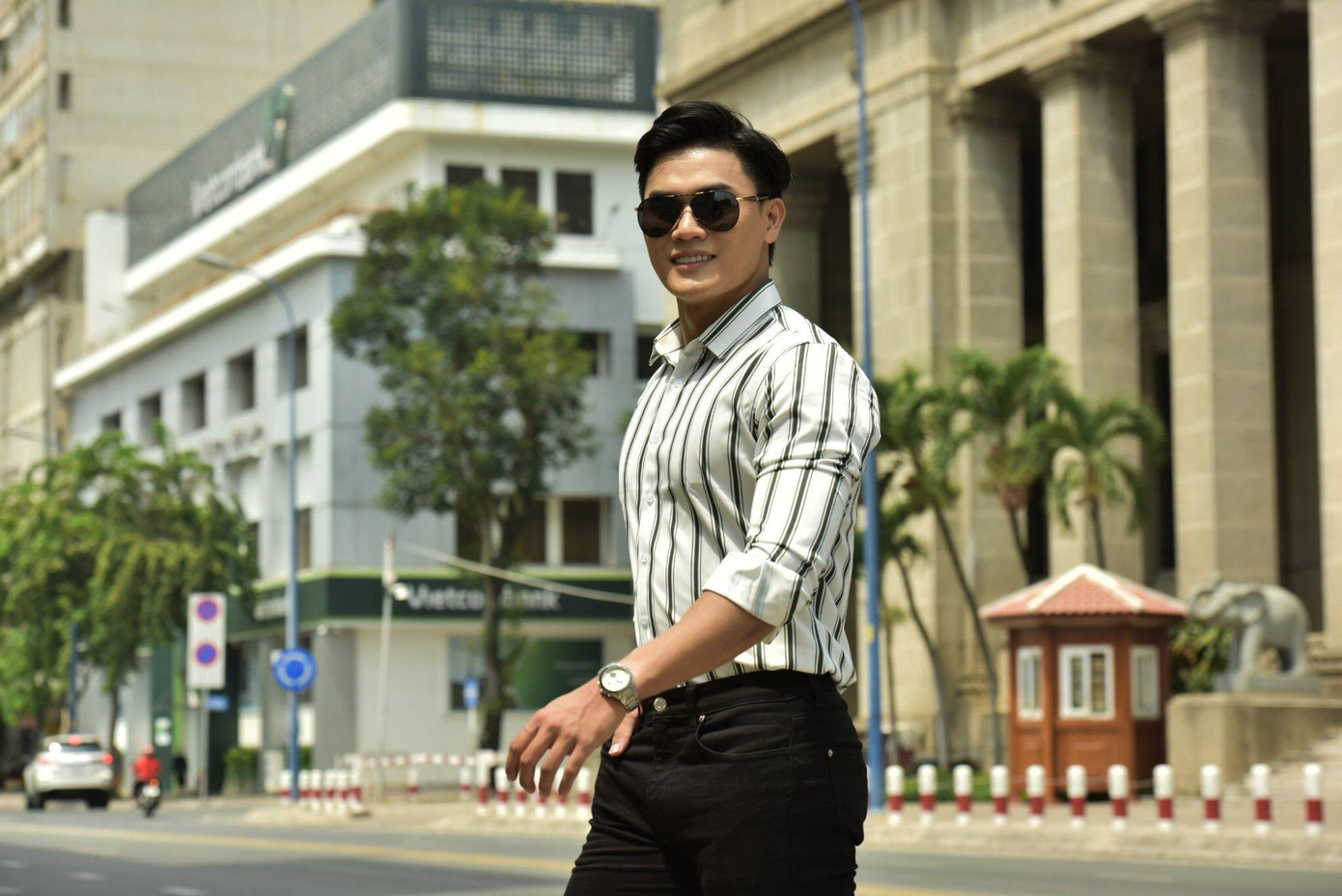 Hữu Anh tiết lộ, anh ý thức được những thiếu sót và muốn tranh thủ thời gian để học tập lấp đầy những khoảng trống. Hữu Anh tiết lộ, anh ý thức được những thiếu sót và muốn tranh thủ thời gian để học tập lấp đầy những khoảng trống.