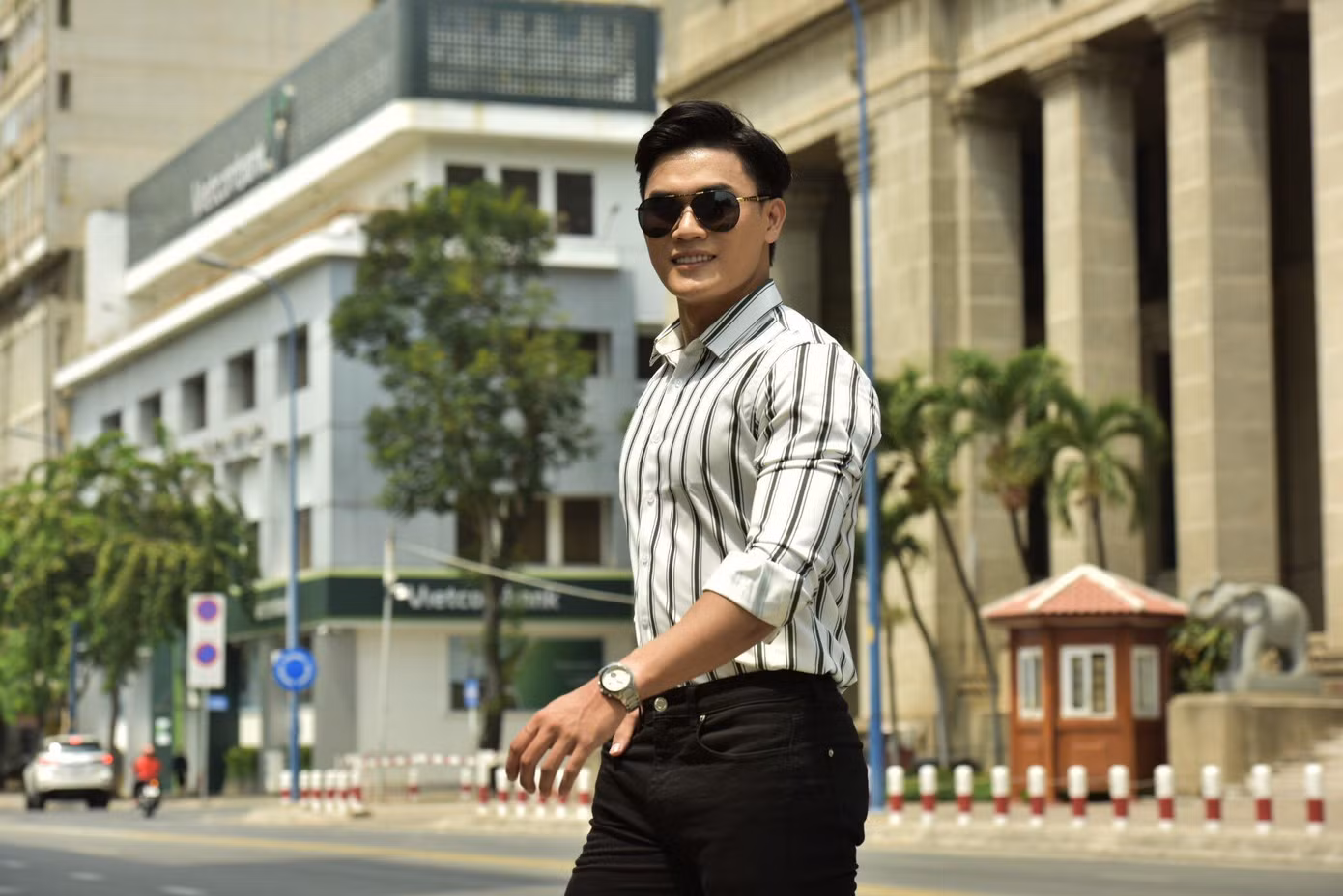 Hữu Anh tiết lộ, anh ý thức được những thiếu sót và muốn tranh thủ thời gian để học tập lấp đầy những khoảng trống. Hữu Anh tiết lộ, anh ý thức được những thiếu sót và muốn tranh thủ thời gian để học tập lấp đầy những khoảng trống.