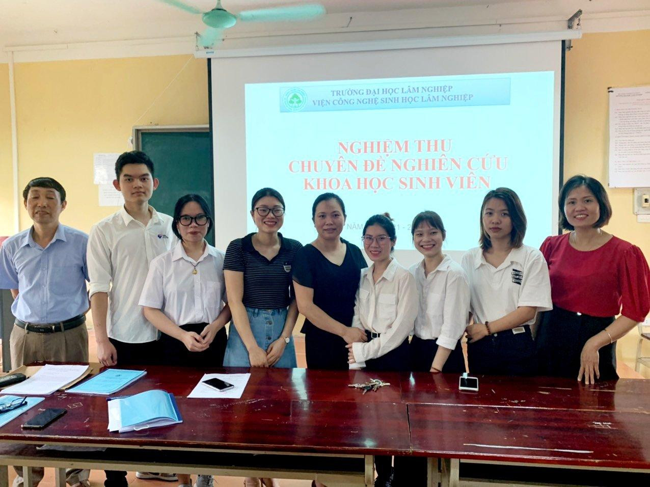 Hoàng Anh cùng nhóm sinh viên đạt giải Nhất nghiên cứu khoa học sinh viên cấp Viện năm học 2021 - 2022. Hoàng Anh cùng nhóm sinh viên đạt giải Nhất nghiên cứu khoa học sinh viên cấp Viện năm học 2021 - 2022.