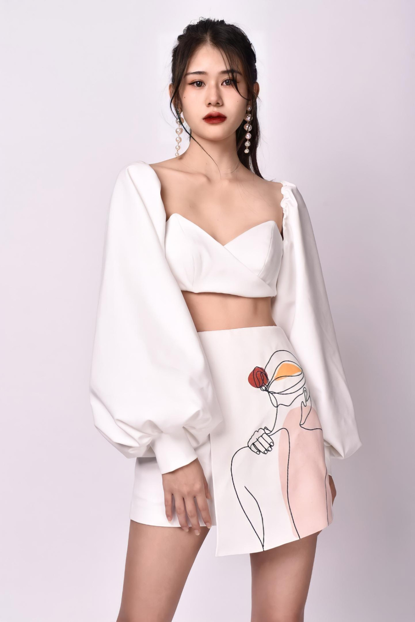 Hồ Lê Ngân Hà hiện là sinh viên năm 3, Trường Đại học Mở Hà Nội.