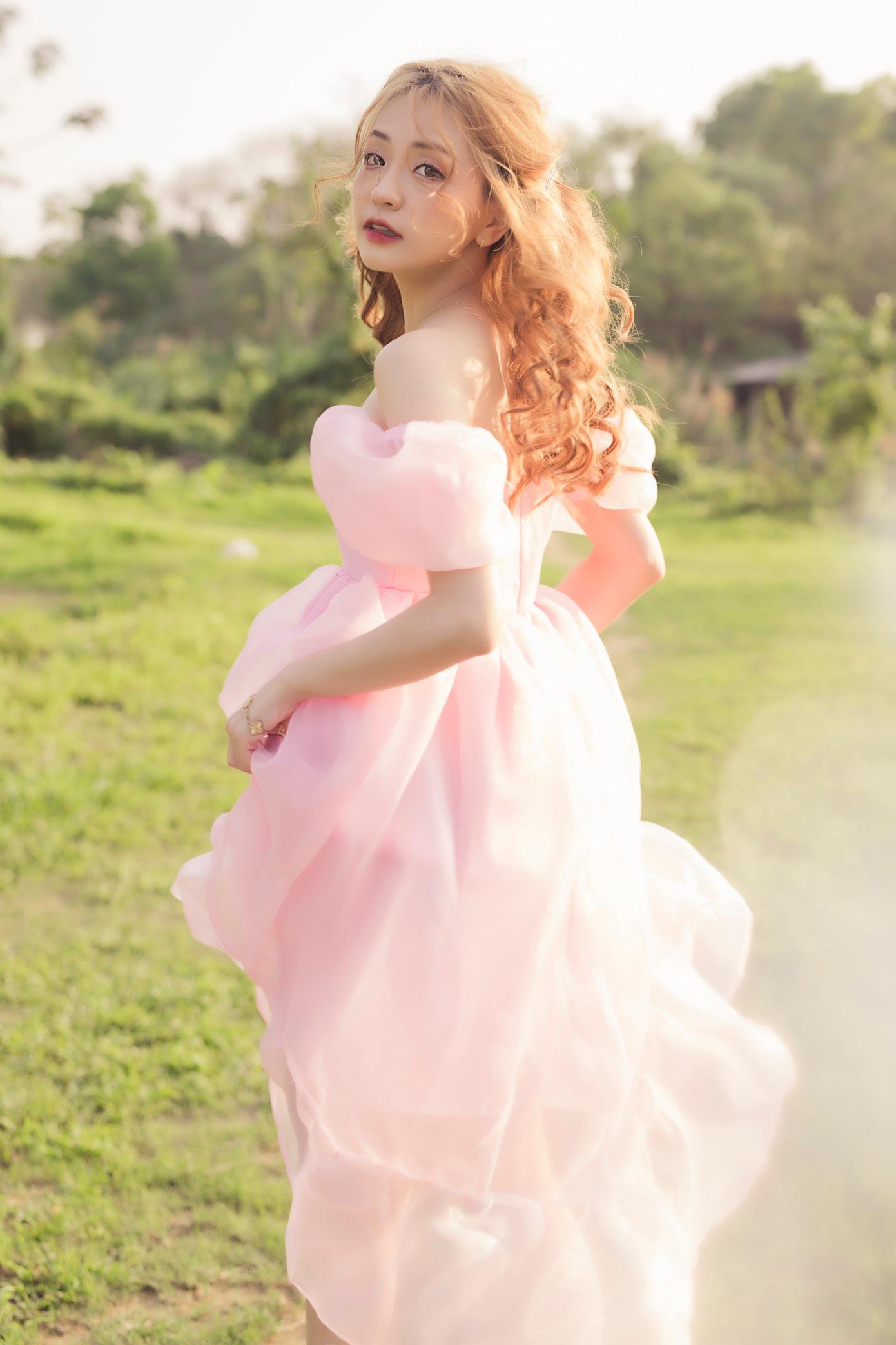 Với Thúy Hạnh: “Được sống hạnh phúc, làm những điều mình mong muốn và nuôi dưỡng tâm hồn trở thành một người tốt, tử tế là điều cốt lõi và giá trị hơn cả”. Với Thúy Hạnh: “Được sống hạnh phúc, làm những điều mình mong muốn và nuôi dưỡng tâm hồn trở thành một người tốt, tử tế là điều cốt lõi và giá trị hơn cả”.