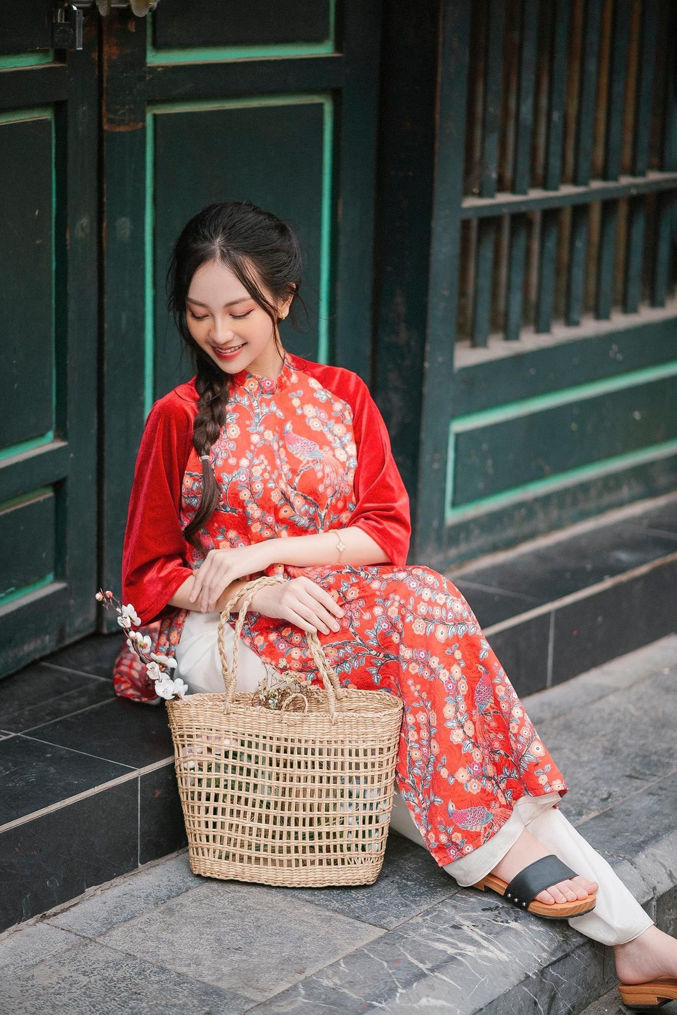 Bên cạnh công việc học, Thúy Hạnh còn được biết đến là người mẫu ảnh, Tiktoker và là KOL. Bên cạnh công việc học, Thúy Hạnh còn được biết đến là người mẫu ảnh, Tiktoker và là KOL.