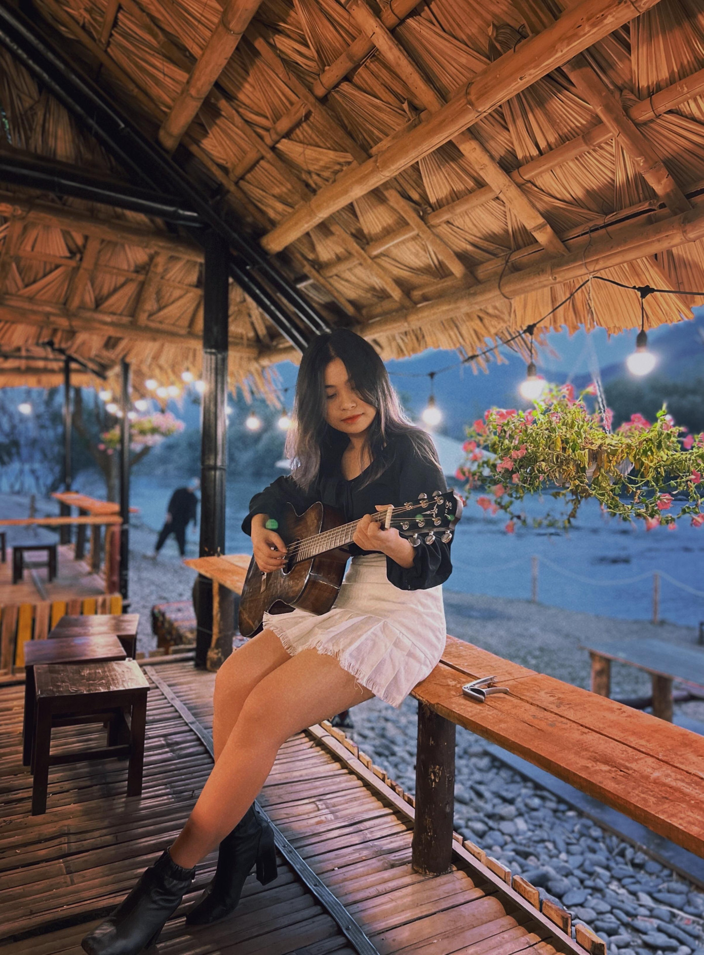 Tham gia các câu lạc bộ và hoạt động trường lớp giúp Nhi có thêm nhiều kiến thức, kỹ năng và bài học đáng trân quý.