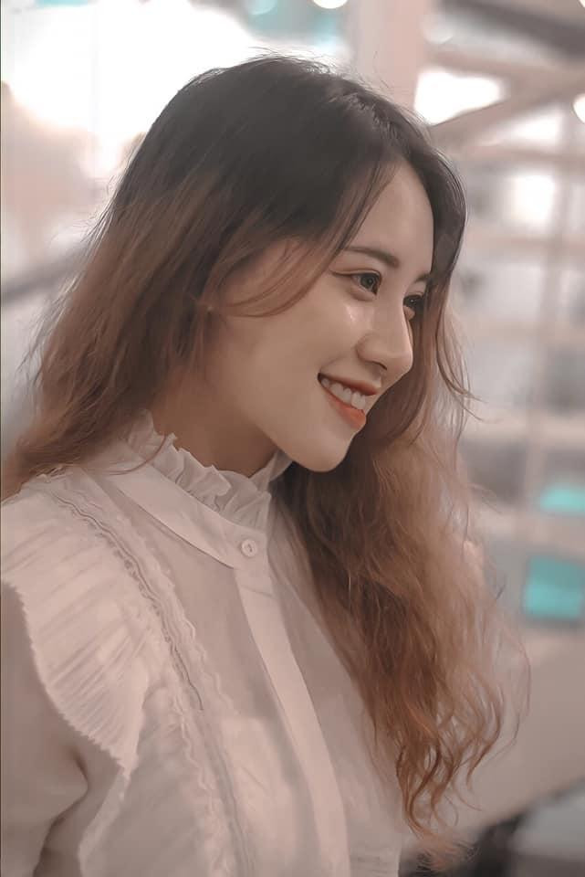 Với tài năng và ngoại hình xinh đẹp, Huyền Trang hiện đang sở hữu tài khoản TikTok với hơn 12.000 người theo dõi.