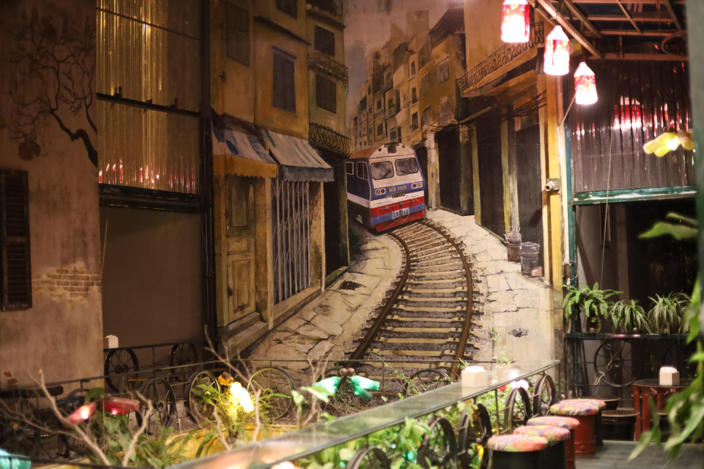 Một số góc chụp hình thú vị tại quán cà phê tái chế.