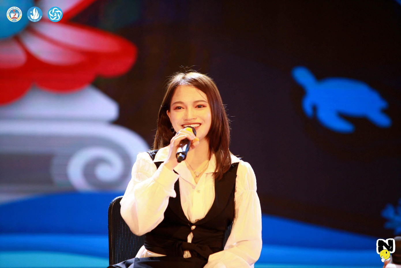 Thùy Linh trở thành đại biểu tham gia hội thảo khoa học quốc gia. Ảnh: NVCC