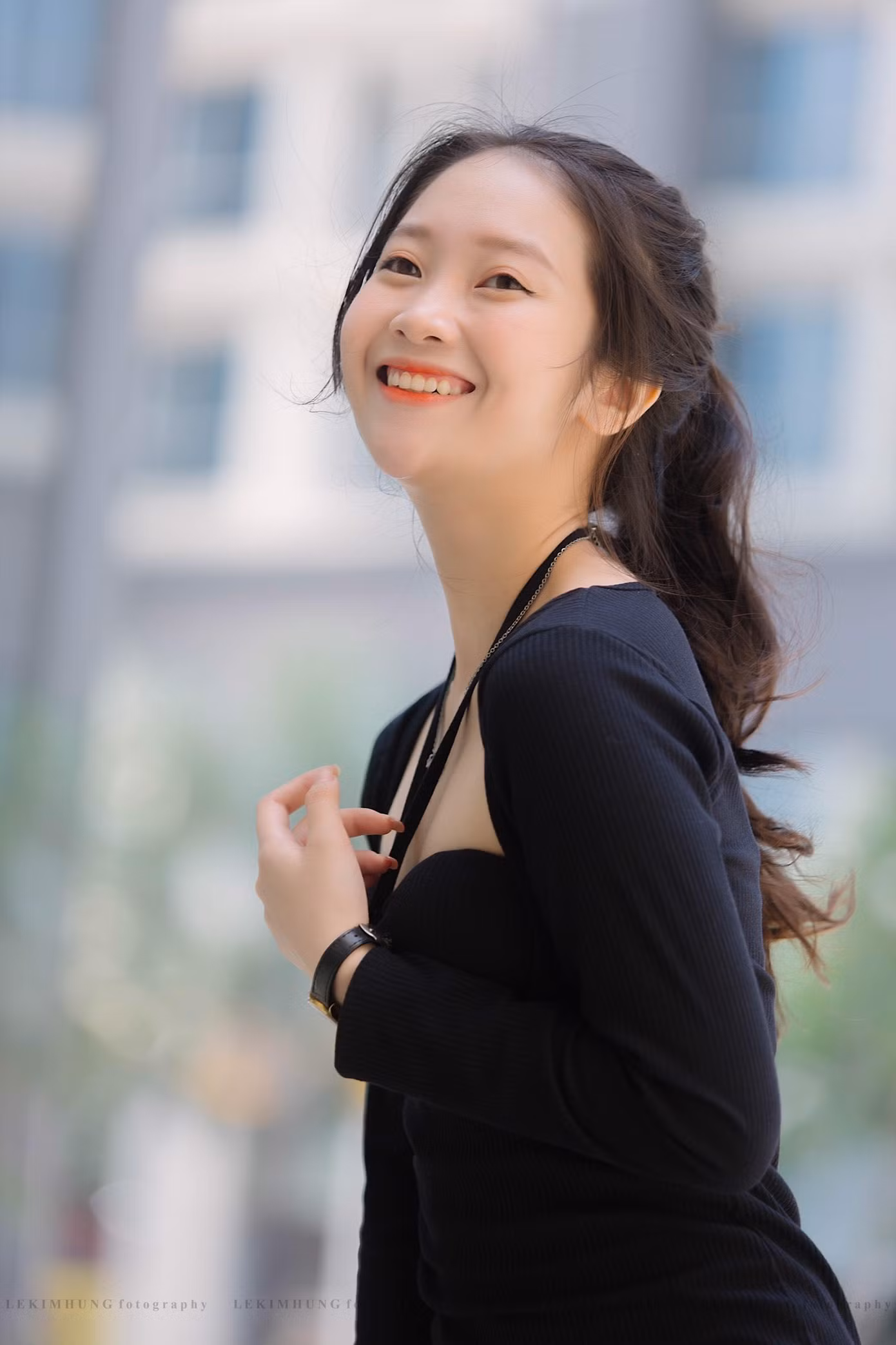 Sở hữu nét đẹp “lạ” cùng lối diễn tự nhiên, nhí nhảnh, dù mới tiếp xúc nghề chưa lâu, tuy nhiên Thùy Thiên được đánh giá là gương mặt tiềm năng ở lĩnh vực truyền hình.