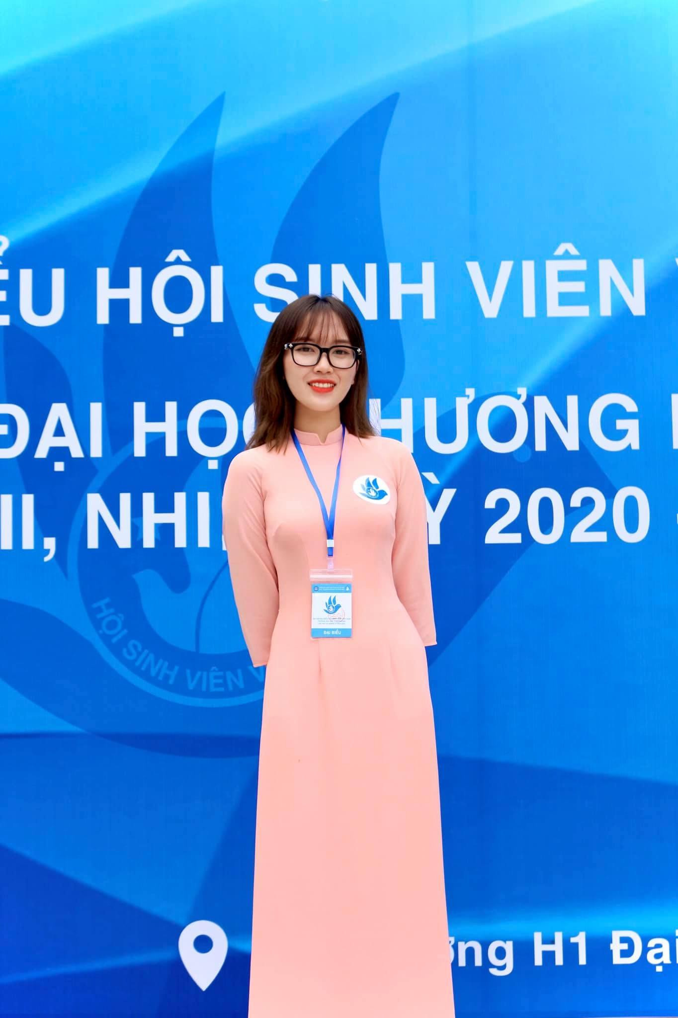 Như Quỳnh tại Đại hội Hội Sinh viên Trường Đại học Thương mại khóa VIII nhiệm kỳ 2020-2023. Như Quỳnh tại Đại hội Hội Sinh viên Trường Đại học Thương mại khóa VIII nhiệm kỳ 2020-2023.