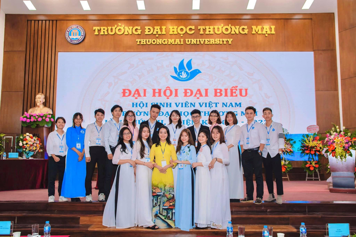 Như Quỳnh tham dự Đại hội Đại biểu Hội Sinh viên Trường Đại học Thương mại năm 2020. Như Quỳnh tham dự Đại hội Đại biểu Hội Sinh viên Trường Đại học Thương mại năm 2020.