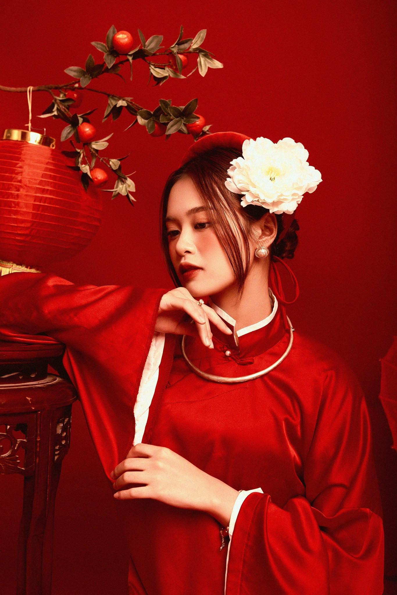 Với Khánh Linh, Tết là khoảng thời gian quý giá vì được sum vầy bên gia đình sau một năm học tập và làm việc vất vả.