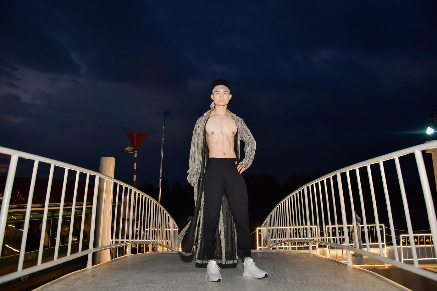 Trước khi đạt được như hiện tại, Việt An từng rất tự ti về bản thân, do cơ thể khi đó quá gầy gò, xanh xao, chỉ có 55kg dù cao 1m84.