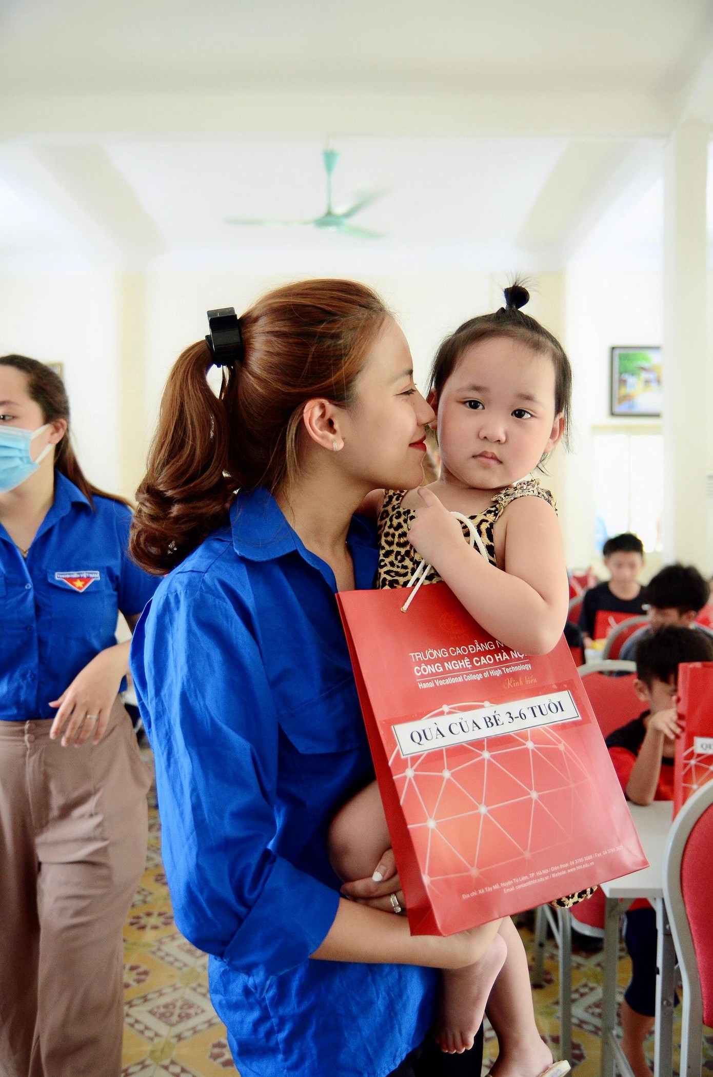 Ngọc Linh tham gia các chương trình tình nguyện.