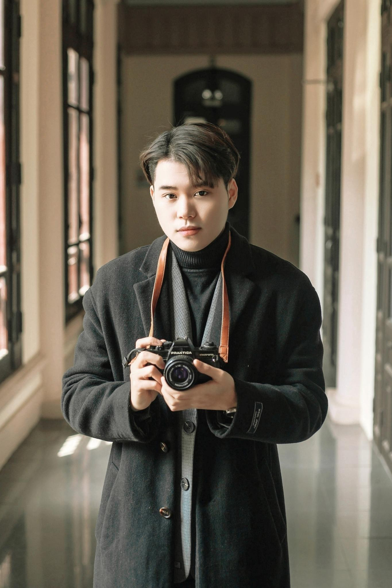 Nguyễn Cao Tùng tốt nghiệp tại trường Đại Học Văn Hóa Hà Nội, Tùng đã bén duyên với TikTok và nhanh chóng trở thành một TikToker được yêu thích hiện nay.