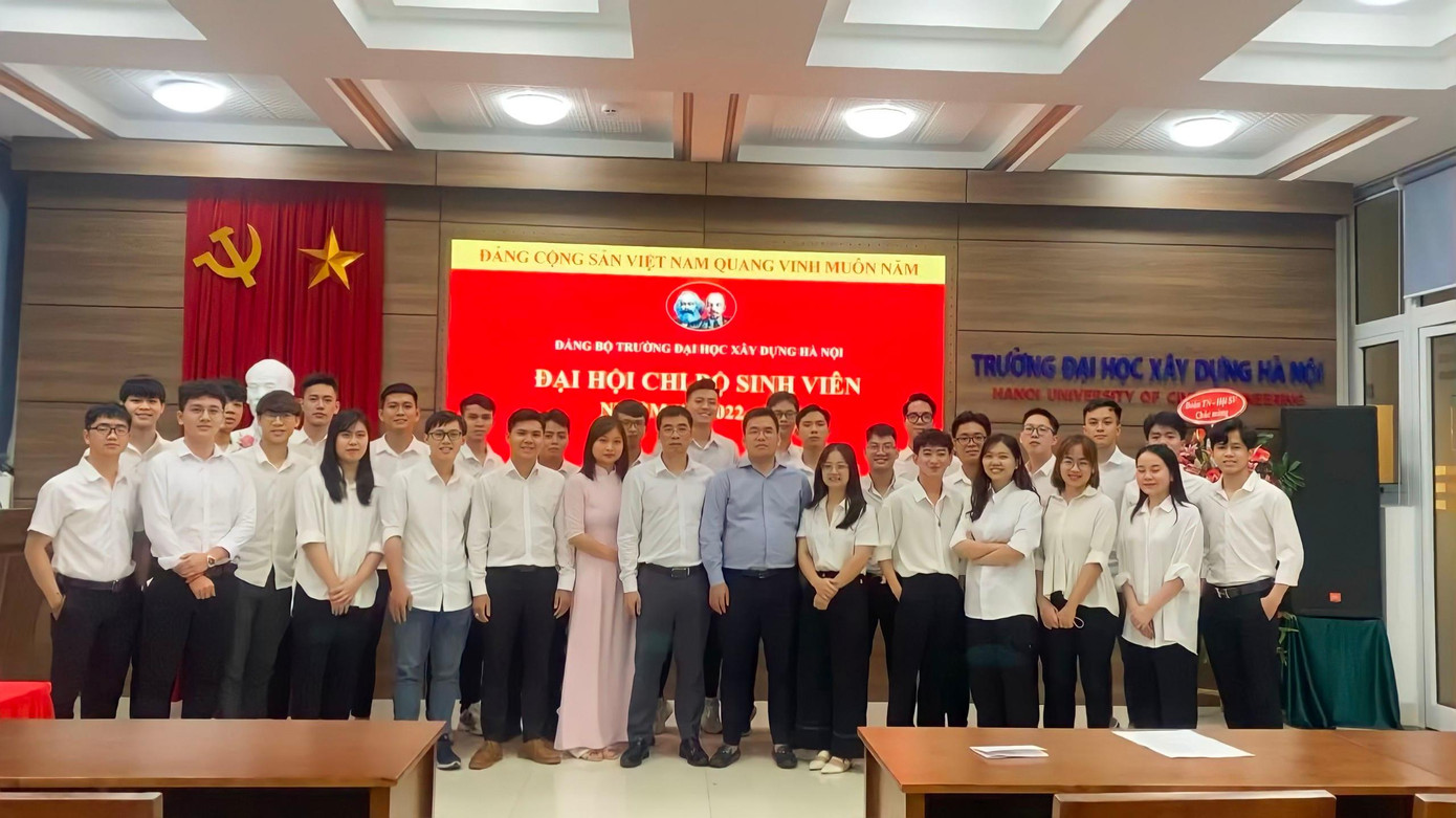 Từ những cố gắng, thành quả gặt hái được, Doãn Tuấn đã được đứng vào hàng ngũ của Đảng Cộng sản Việt Nam, đang sinh hoạt tại Chi bộ Sinh viên.