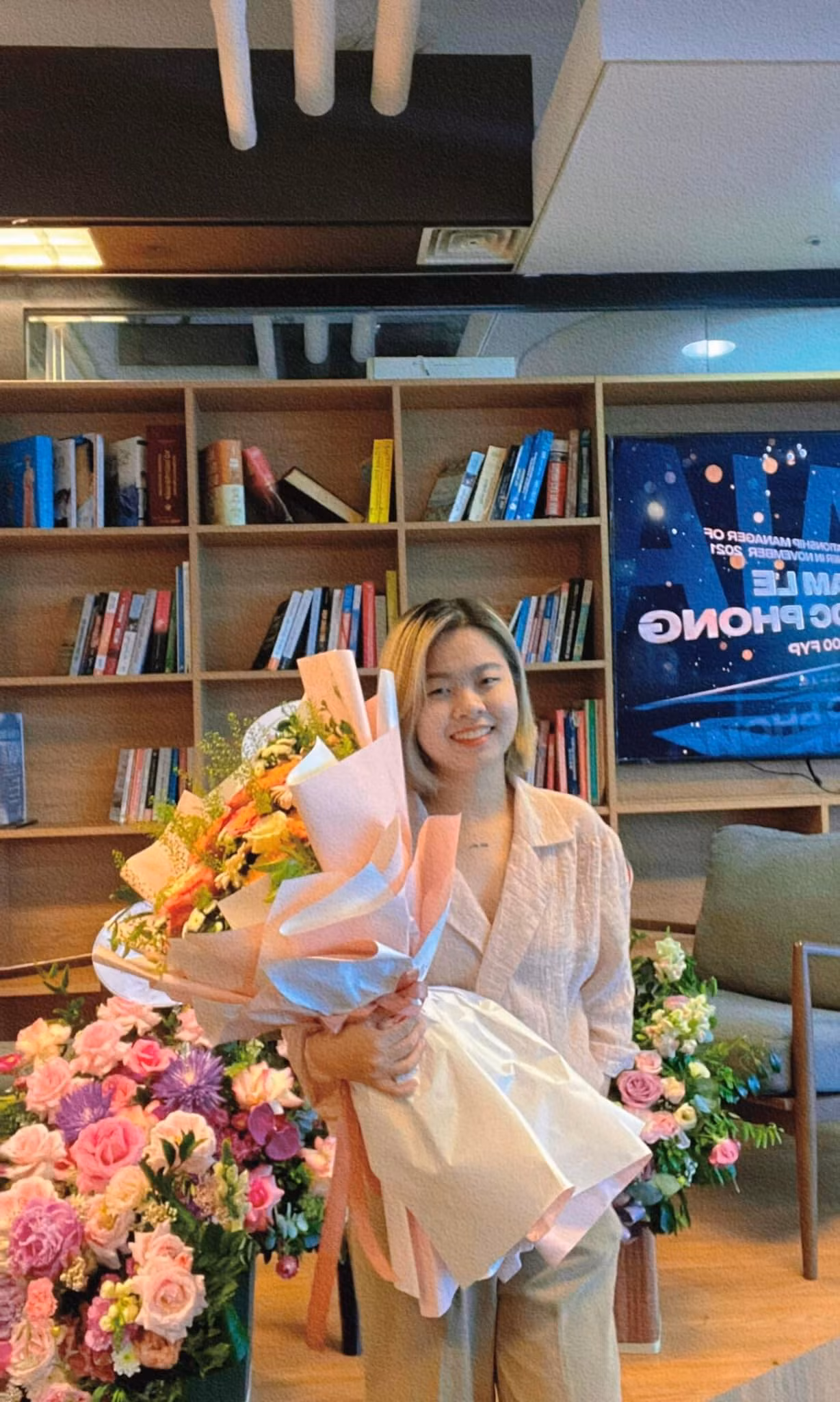 Linh Chi - Cử nhân ngành Kế toán Doanh nghiệp, Học viện Tài chính. Linh Chi - Cử nhân ngành Kế toán Doanh nghiệp, Học viện Tài chính.