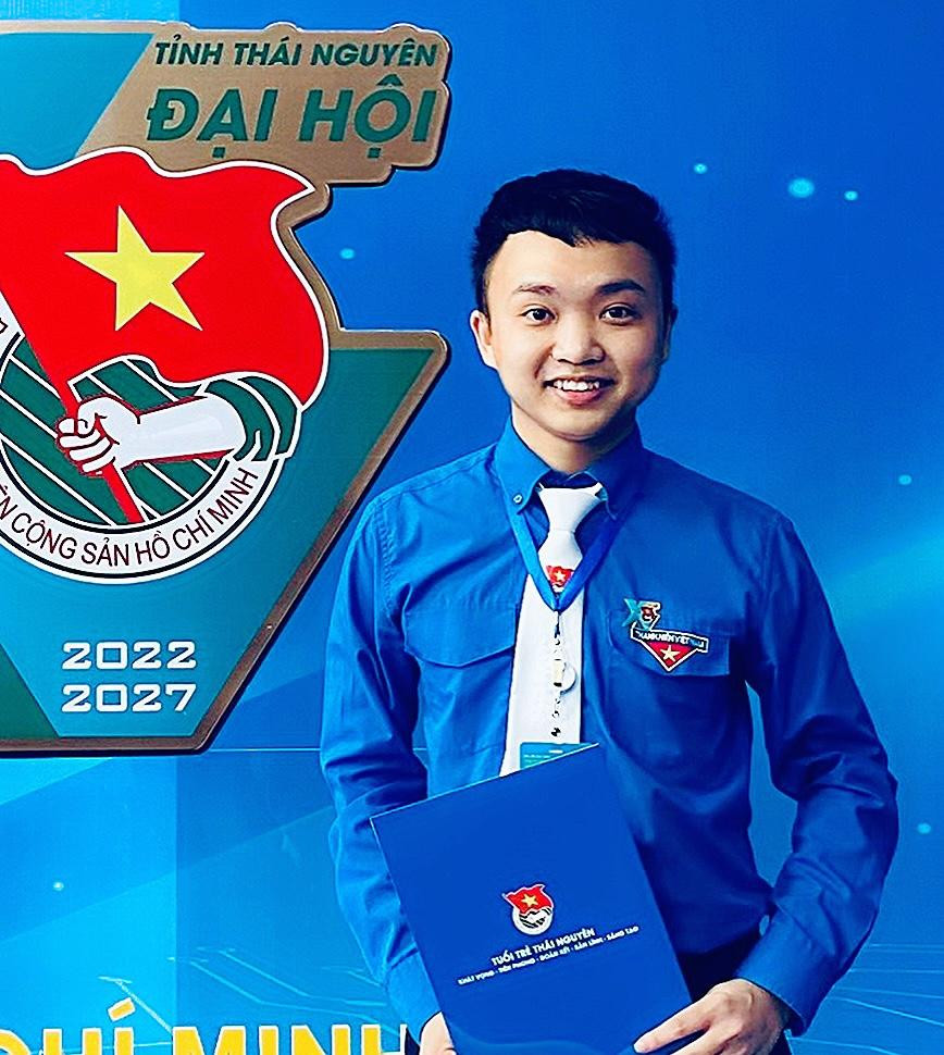 Thạc sĩ Hà Duy – Bí thư Đoàn, Chủ tịch Hội Sinh viên Trường Đại học Y Dược – Đại học Thái Nguyên. Thạc sĩ Hà Duy – Bí thư Đoàn, Chủ tịch Hội Sinh viên Trường Đại học Y Dược – Đại học Thái Nguyên.