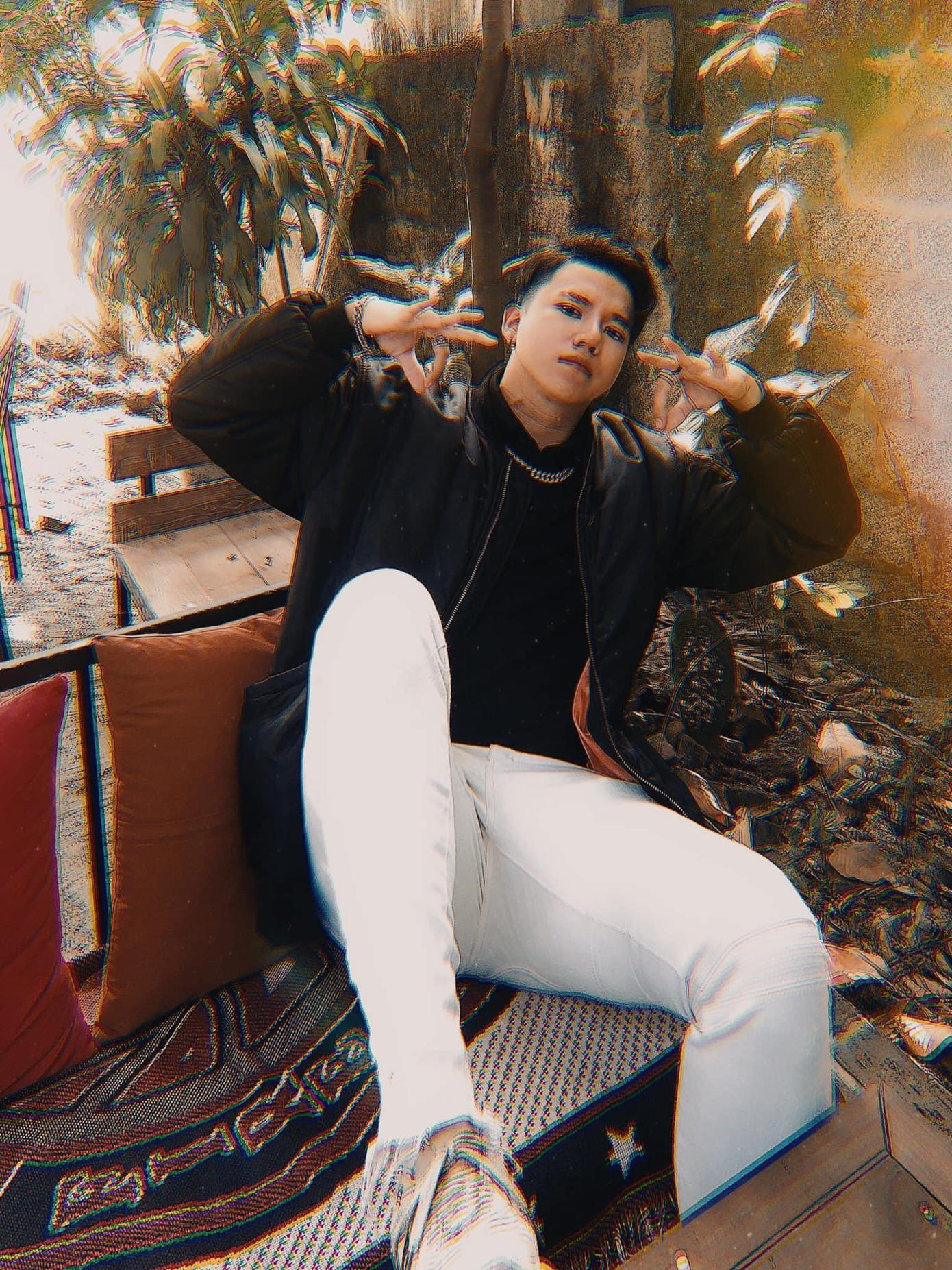 Sở hữu giọng ca nội lực, ấm áp Trịnh Sơn đang ngày càng giành được lòng yêu mến của khán giả.