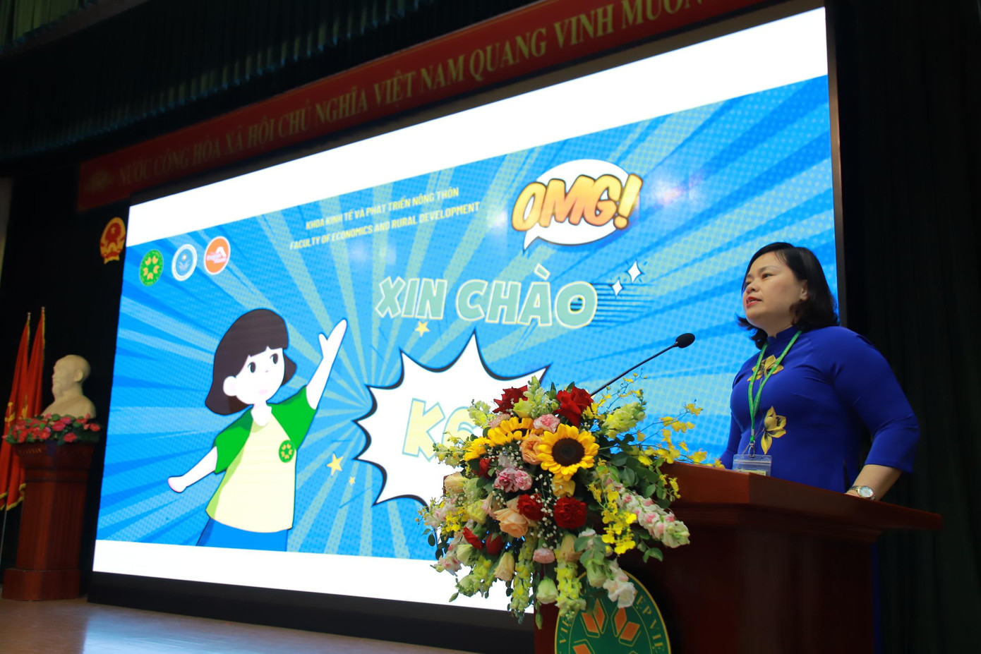 PGS.TS. Nguyễn Thị Minh Hiền - Trưởng Khoa Kinh tế và PTNT phát biểu chào mừng tân sinh viên K67. PGS.TS. Nguyễn Thị Minh Hiền - Trưởng Khoa Kinh tế và PTNT phát biểu chào mừng tân sinh viên K67.