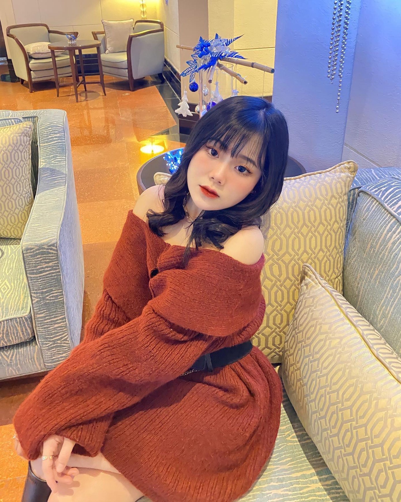 Lê Thị Ngọc Mai hay còn được mọi người gọi là Mei, sinh năm 2001.