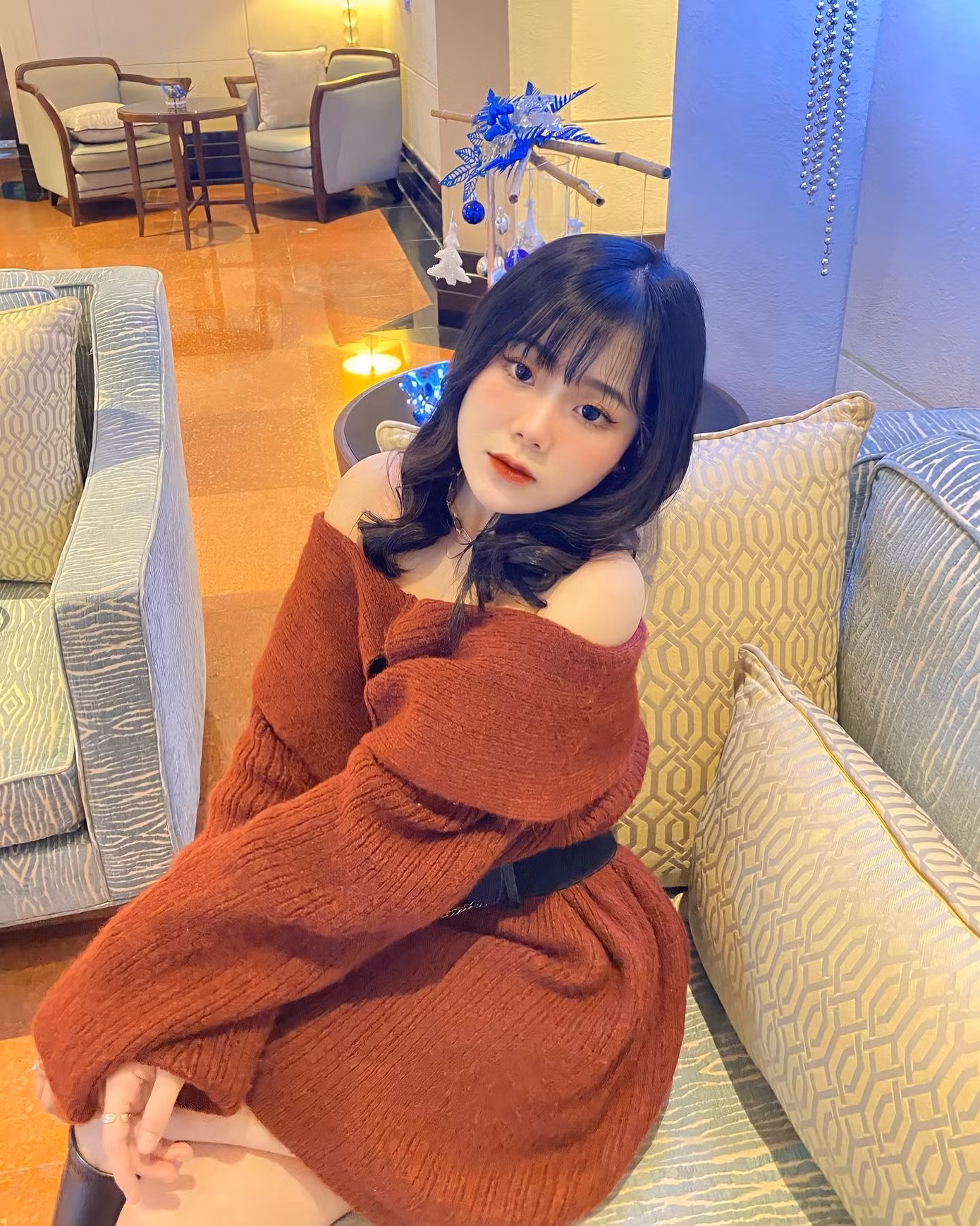 Lê Thị Ngọc Mai hay còn được mọi người gọi là Mei, sinh năm 2001. Lê Thị Ngọc Mai hay còn được mọi người gọi là Mei, sinh năm 2001.