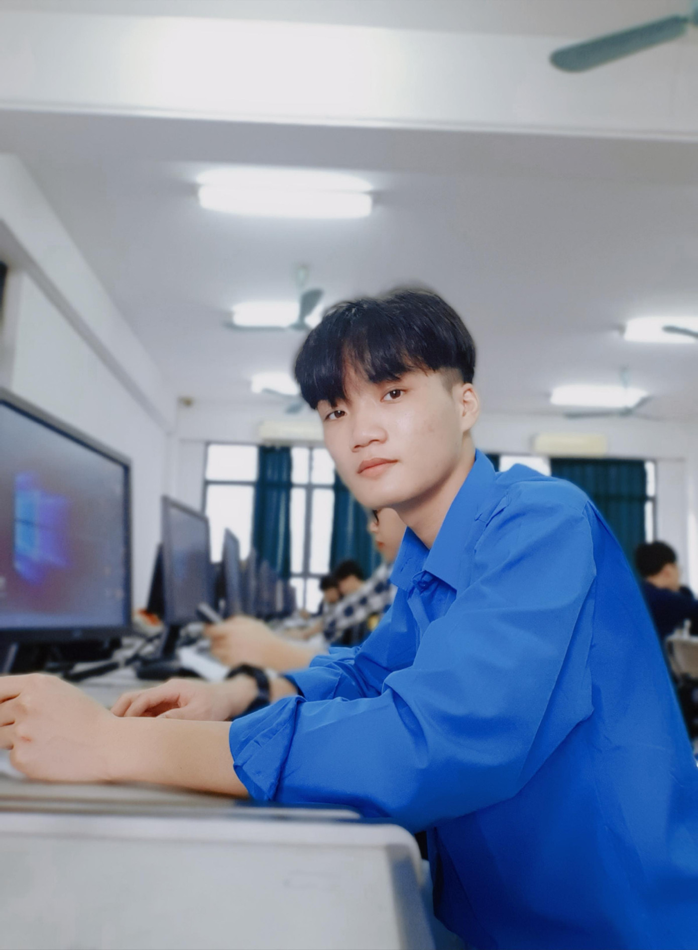 Mặc dù tham gia nhiều hoạt động ngoại khóa là vậy nhưng Việt Anh luôn cân bằng tốt giữa học tập, hoạt động và làm việc.