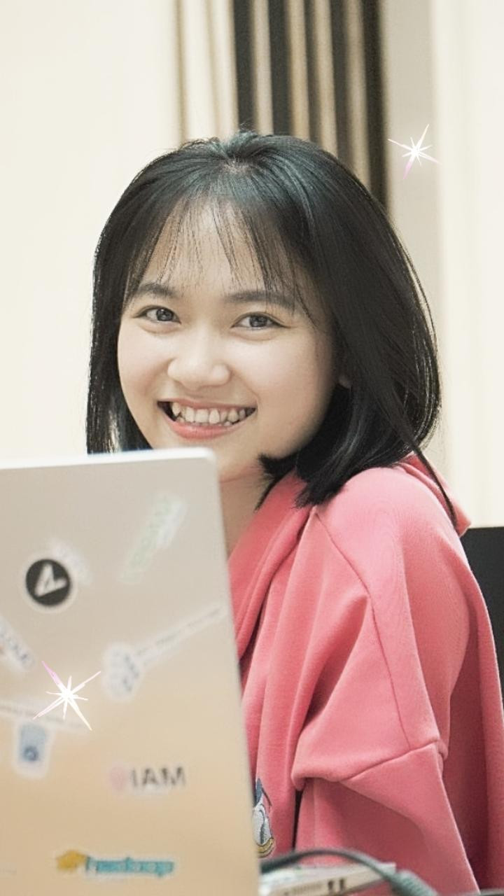 Thùy Dung chăm chỉ với những mục tiêu học tập, tham gia Đoàn thể và công việc làm thêm.