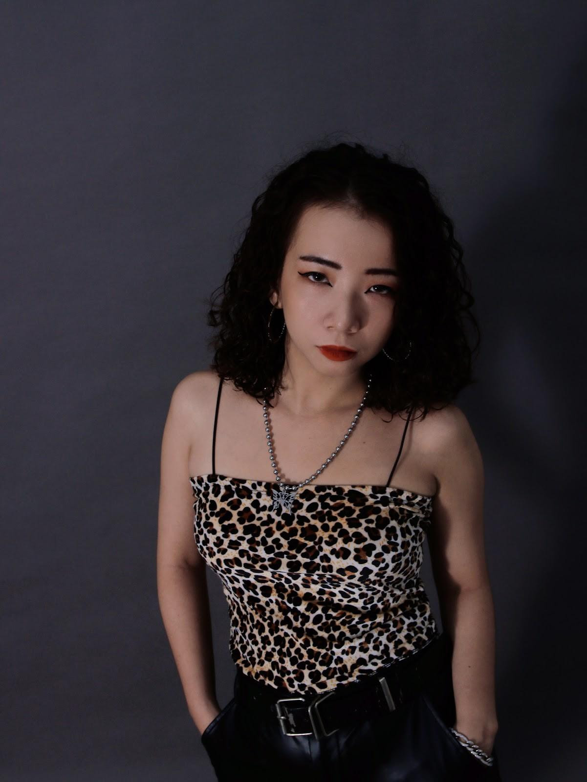 Cô nàng luôn hướng đến sự đa màu sắc trong âm nhạc. Cô nàng luôn hướng đến sự đa màu sắc trong âm nhạc.