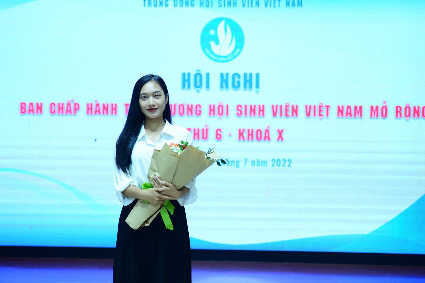 Ngọc chia sẻ thêm: “Với mình, cống hiến hết mình cho sinh viên Học viện chính là đang dành trọn thời gian cho bản thân mình." Ngọc chia sẻ thêm: “Với mình, cống hiến hết mình cho sinh viên Học viện chính là đang dành trọn thời gian cho bản thân mình."