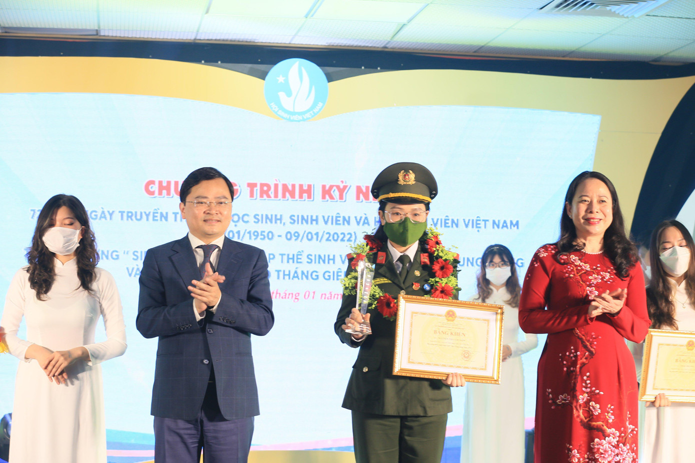 Lâm Viên đạt thành tích xuất sắc trong hoạt động nghiên cứu khoa học. Ảnh: NVCC