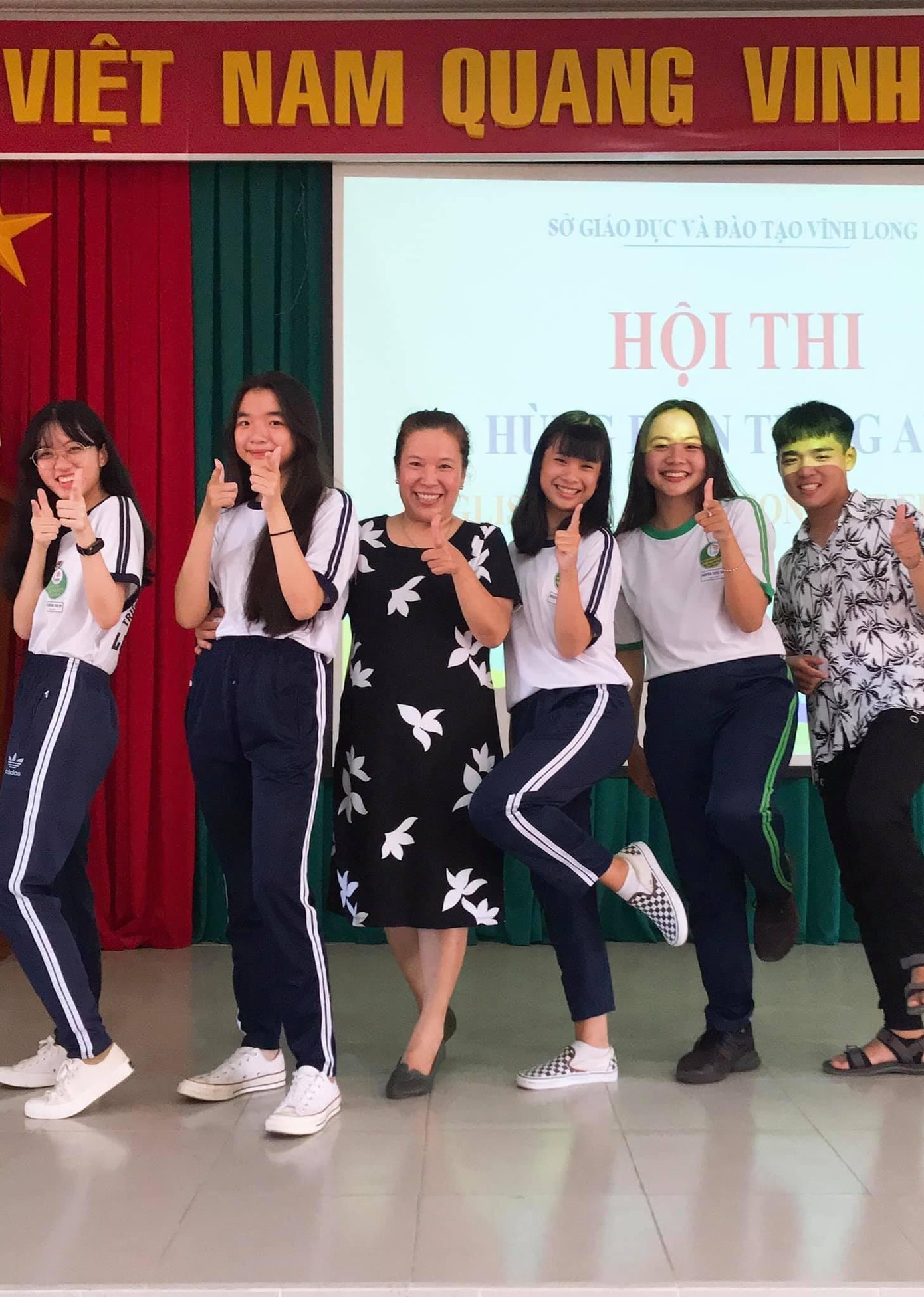 Bên cạnh việc kinh doanh nến thơm The Rémini-scent, Lê Vy còn đại diện học sinh toàn trường tham gia cuộc thi HBTA và đạt giải nhất cấp tỉnh.