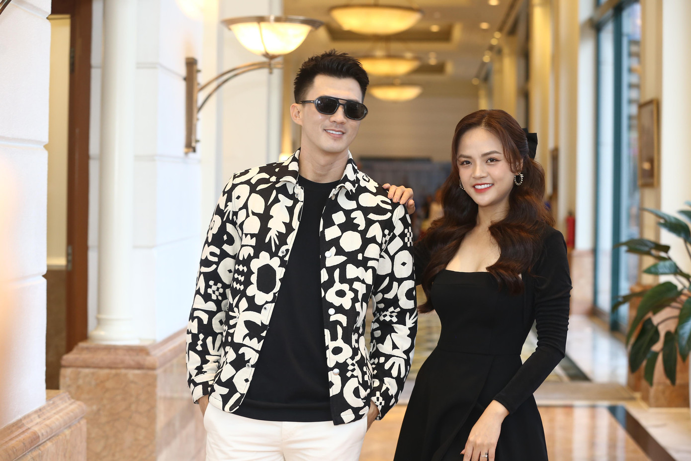 Đóng cặp với Thu Quỳnh là diễn viên Hà Việt Dũng. Đóng cặp với Thu Quỳnh là diễn viên Hà Việt Dũng.